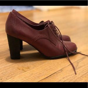 Etienne Aigner block heel saddle shoe, size 7